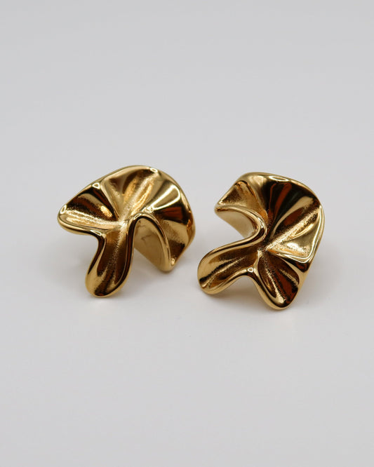Paloma Studs