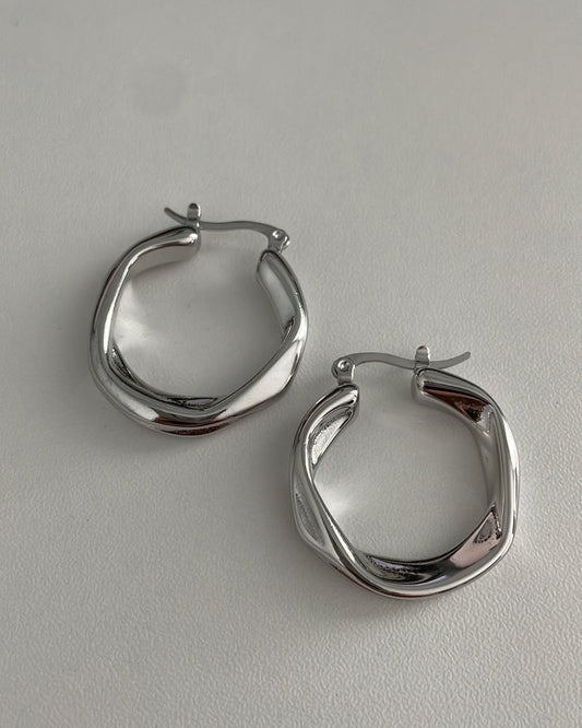 Selena Hoops