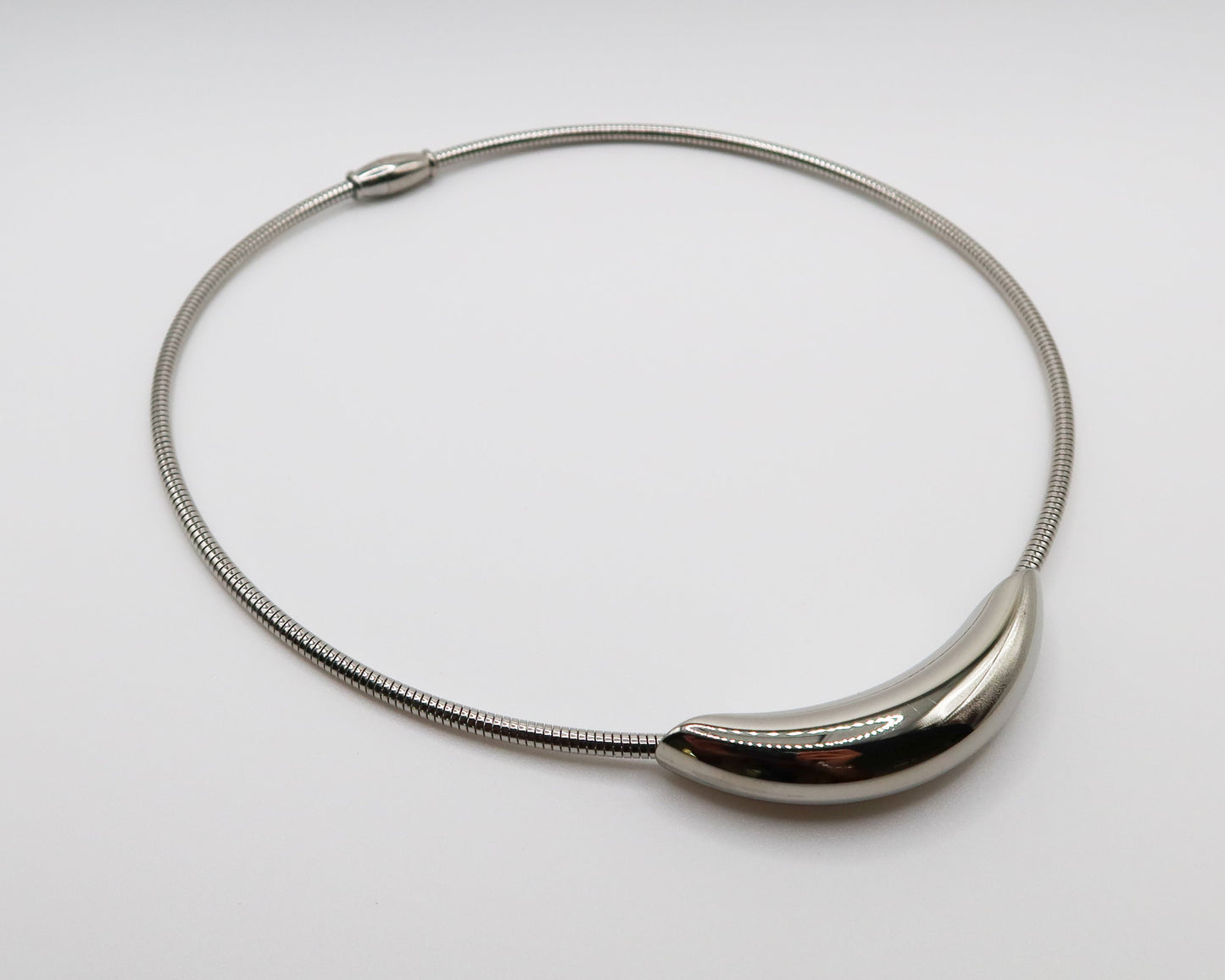 Roma Choker